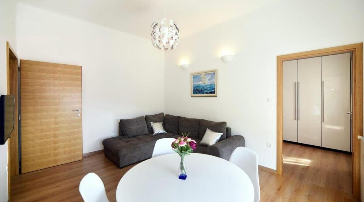 City 1 Apartment In The Center Of Ζάγκρεμπ Εξωτερικό φωτογραφία